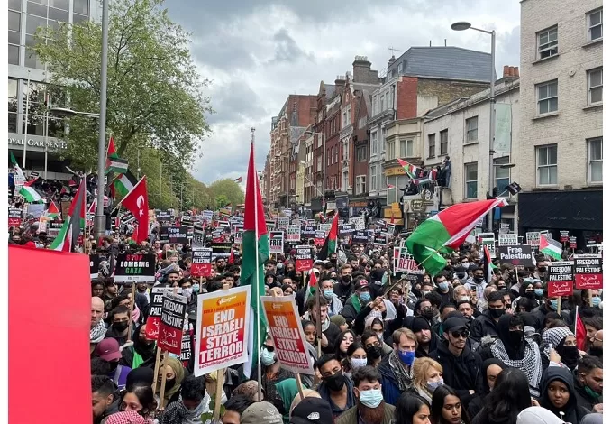Ratusan-Ribu-Demonstran-Gelar-Aksi-Dukung-Rakyat-Palestina-di-Kota-London-Inggris-Yukemaricom